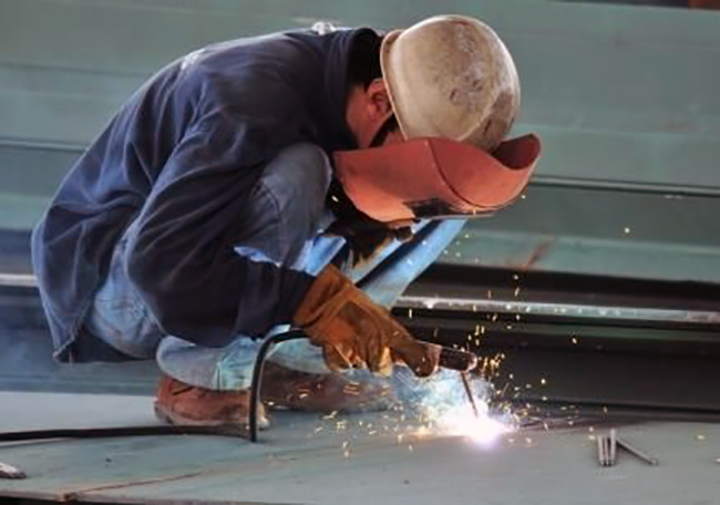 給料設備機械制造中——如何預防焊接變形？